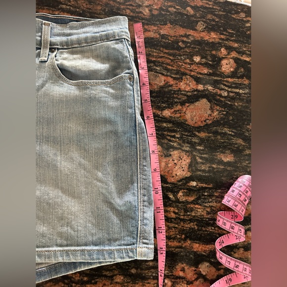 Levi’s denim shirt. NWOT. Size 4 - Picture 11 of 11